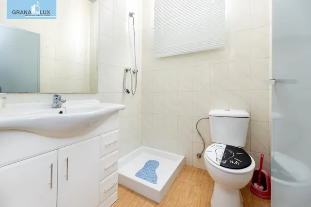 Amplio Chalet con piscina, pista deportiva y vistas en Ogíjares. — 25