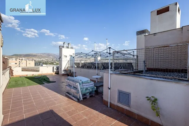 Ático dúplex en Campus de la Salud — 3