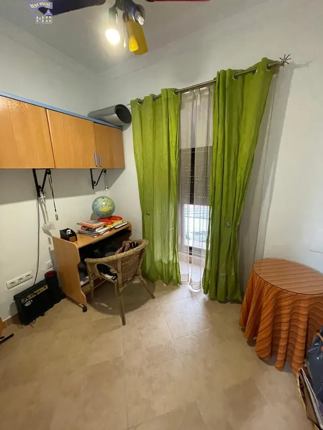 SE VENDE CASA EN ZONA DEL BARRIO BAJO — 41
