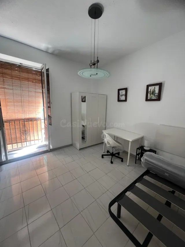� ALQUILER DE PISO REFORMADO EN PLENO CENTRO – PUERTA REAL S - foto 5
