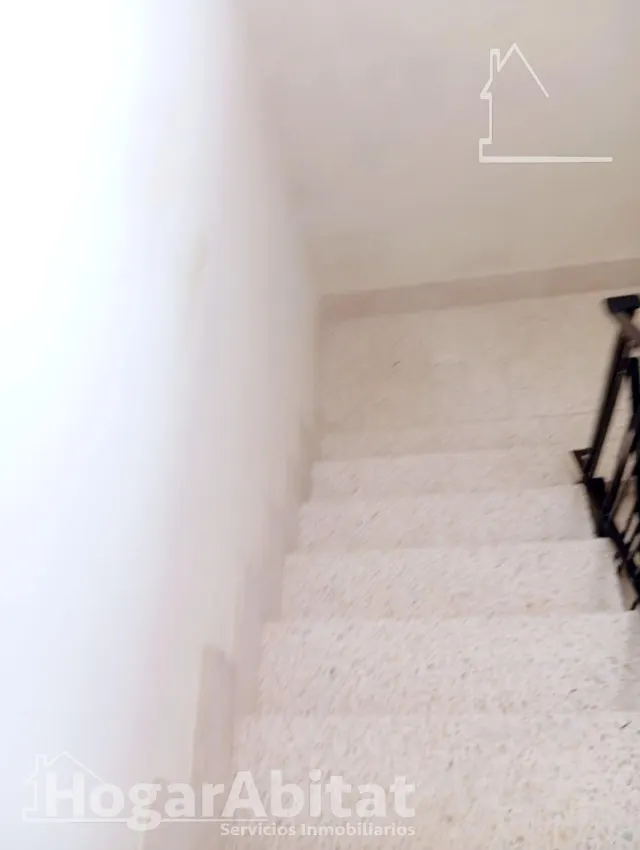 ¡Vistas a las montañas! Casa luminosa con garaje y dos grandes terrazas, cerca del ayuntamiento — 40