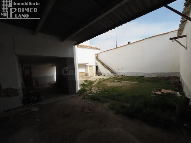 Casa en pleno centro de Tomelloso, para tirar, a dos calles  - foto 2