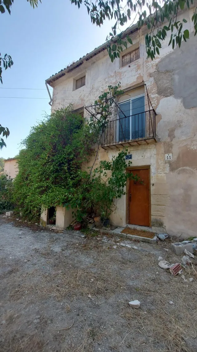 Amplia Casa con Terreno en el Corazón de Alcoy — 2
