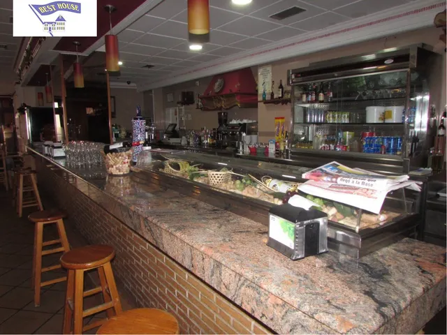 AMPLIO RESTAURANTE LISTO PARA INICIO DE ACTIVIDAD — 2