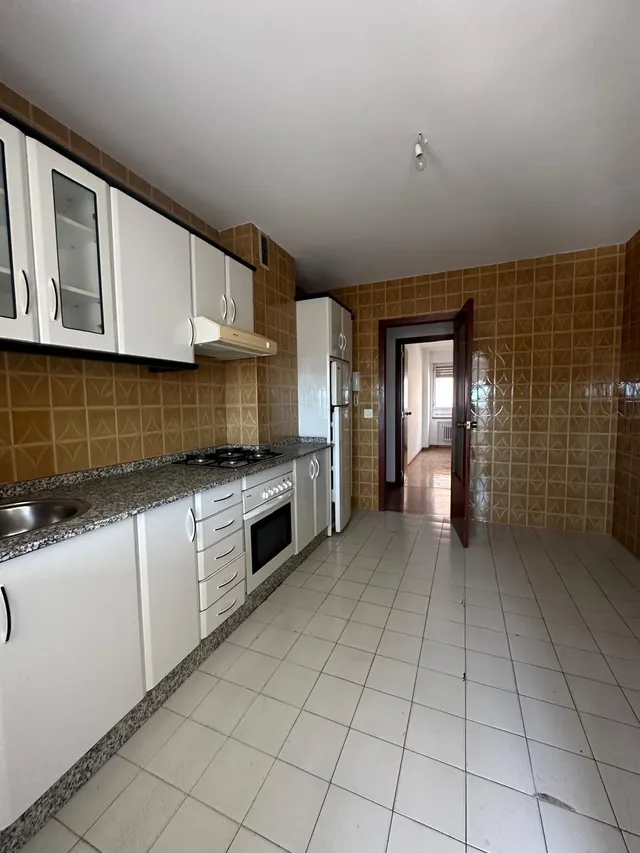 VENTA: Amplio Piso Zona Alta — 11