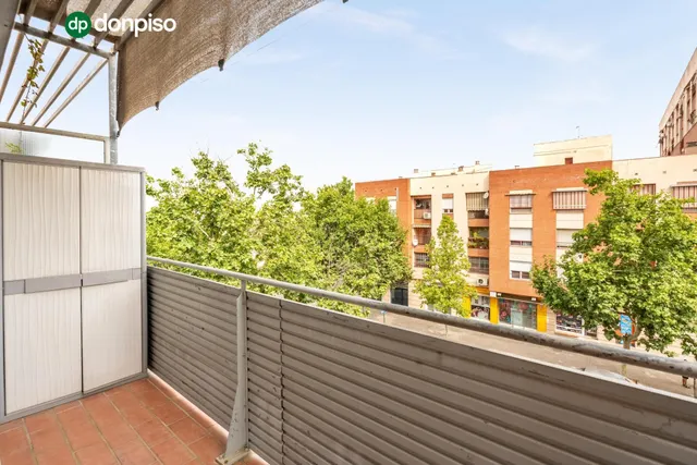 EN VENTA ATICO DÚPLEX CON GRAN TERRAZA JUNTO ESTACIÓN DE AUT - foto 2