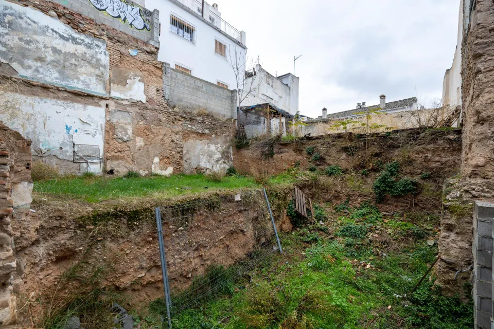 SE VENDE TERRENO URBANO PLURIFAMILIAR ZONA REAL DE CARTUJA Y JARDINES DEL TRIUNFO