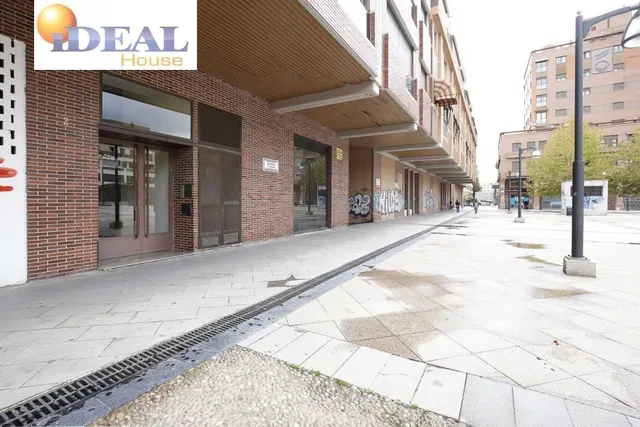 Oportunidad de inversión en local comercial al lado de Constitución. — 2