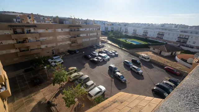 Amplio Piso VPO con terraza en zona Sur, Jerez de la Frontera — 6