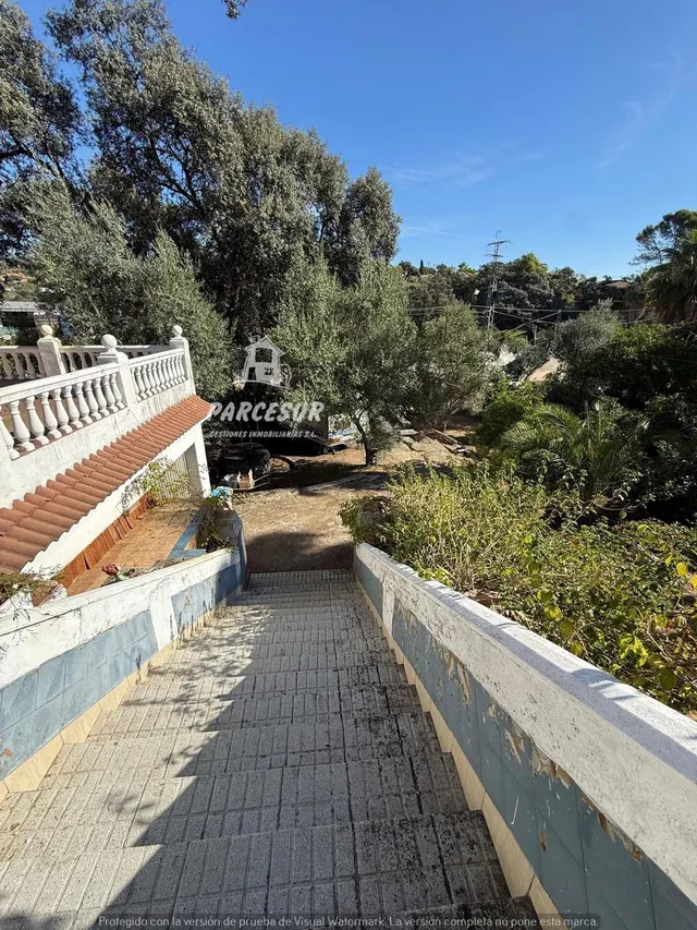Chalet Independiente con piscina, en la zona de Alcolea. — 28