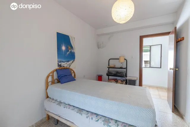EXCEPCIONAL OPORTUNIDAD EN PLENO CENTRO DE HUÉTOR VEGA — 50