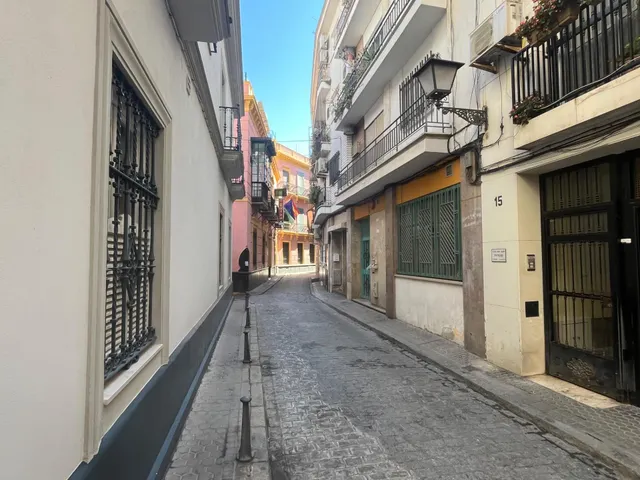 Se vende piso en la zona plaza del museo — 17