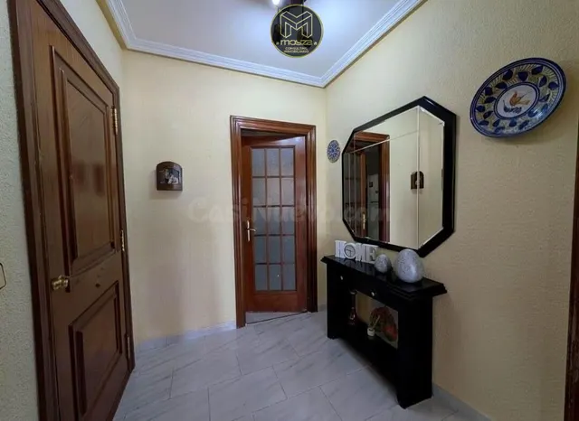 Piso luminoso en Linares con vistas impresionantes - foto 4