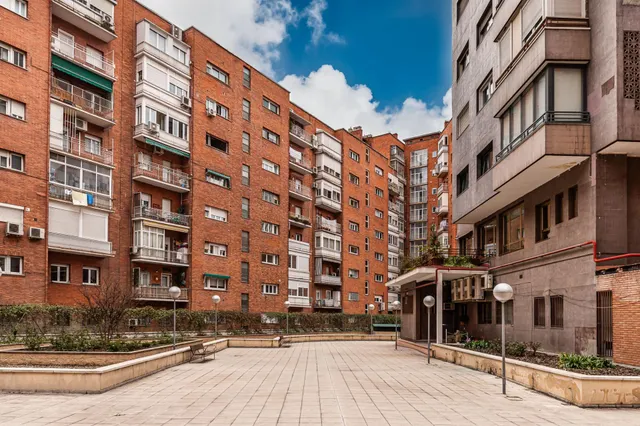 Piso exterior en el Viso — 38