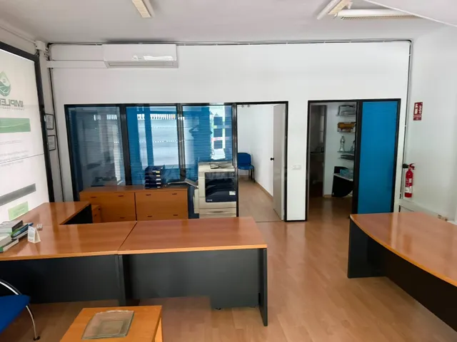 LOCAL COMERCIAL EN VENTA O ALQUILER — 2