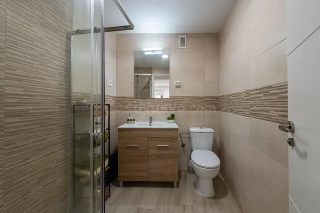 CASA ADOSADA DE PUEBLO REFORMADA EN PLEAHUSTAN 4 habitaciones, BAÑO Y CHIMENEA. — 2