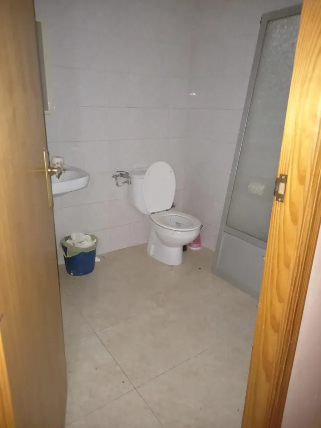 SE VENDE LOCAL — 9
