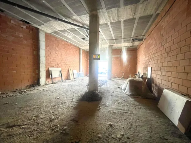 LOCAL COMERCIAL DE 90 M2 EN CARRETERA PRINCIPAL EN ALTEA — 7