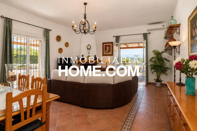 Villa independiente en una sola planta con piscina privada, jardín y licencia turística en Alhaurín de la Torre — 16