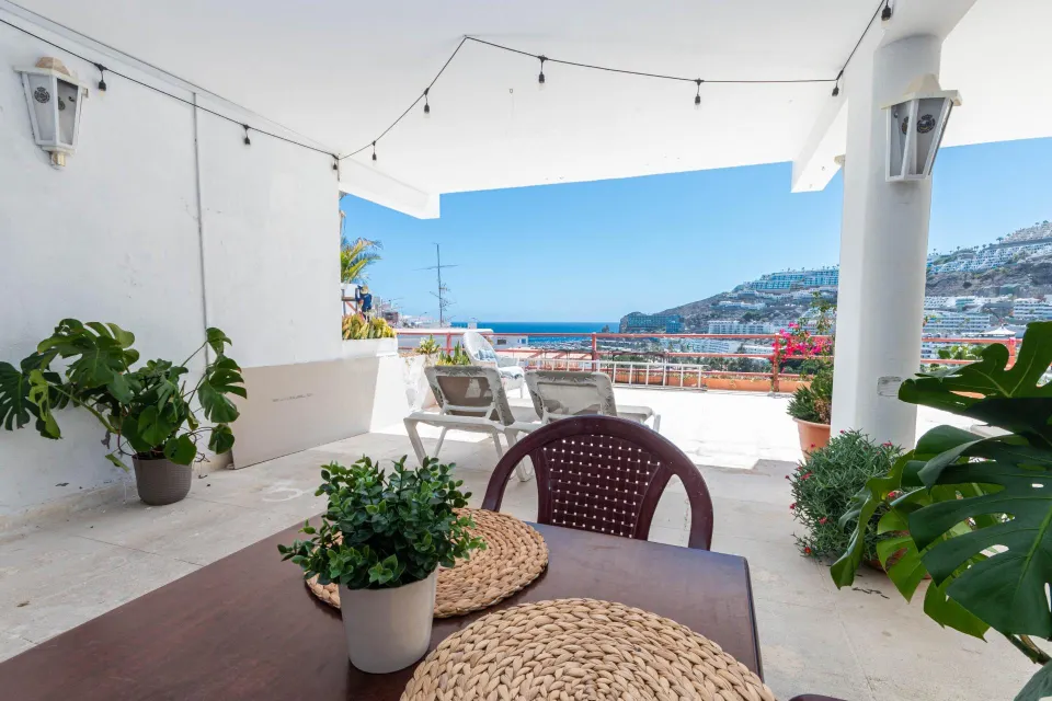 Estudio con bonitas vistas en Puerto Rico