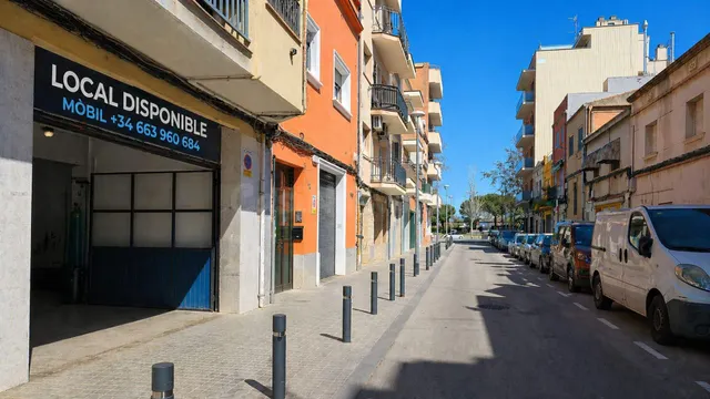 Local comercial diáfano en zona urbana — 4