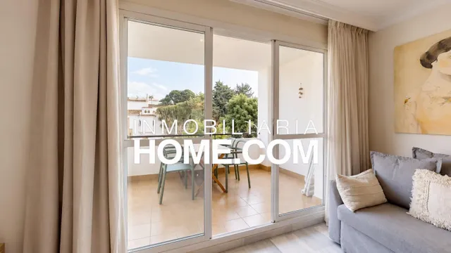 Espectacular apartamento con terraza, piscina y licencia turística en segunda línea de playa en La Carihuela, Torremolinos — 19