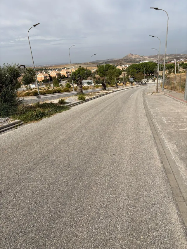 PARCELAS A LA VENTA EN OTURA, URBANIZACION, DESDE 550 METROS, EDIFICABILIDAD 0,40 IDEAL PARA CONSTRUIR CHALET INDEPENDIENTE. — 9