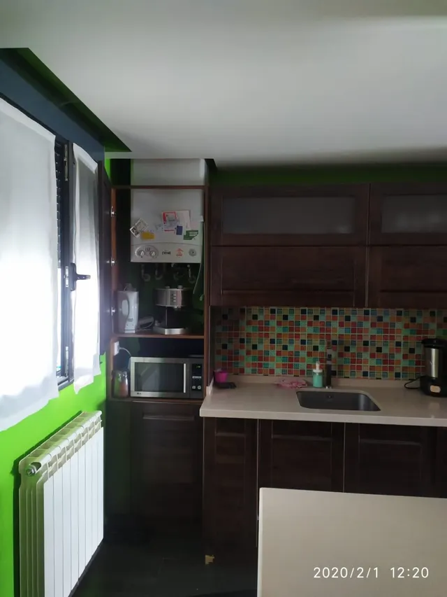 SE VENDE APARTAMENTO MUY LUMINOSO, COCINA AMERICANA, 3 HAB., 2 BAÑOS, ASCENSOR, GARAJE. PARA ENTRAR. — 3