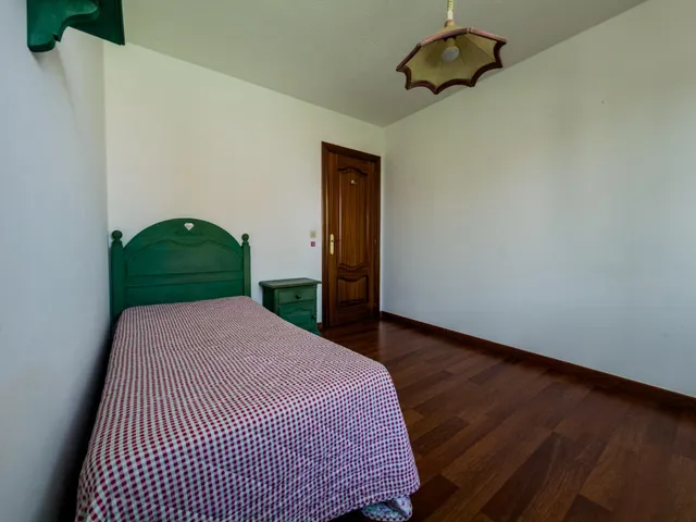 Piso con terraza a la venta en Fernando de Los Rios. — 12
