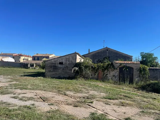 CASA DE PUEBLO CON TERRENO EN VENTA EN LES CABANYES - foto 4