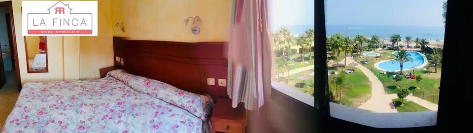 Increíble apartamento frente a la playa con parking, piscina y zona de spa