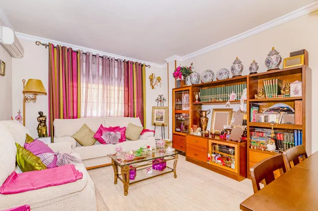 Fantástica casa adosada con gran patio, sótano habitable y e - foto 4