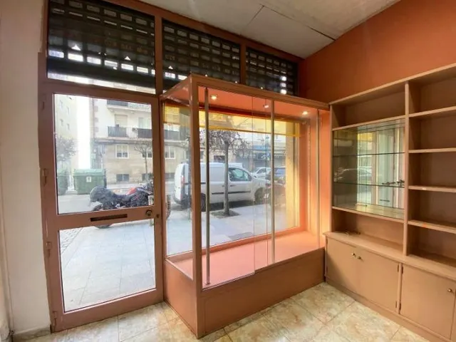 Local comercial calle Torrecedeira — 3