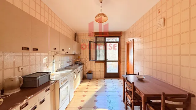 CASA TRADICIONAL DE PIEDRA CON GRAN PARCELA Y ANEXOS EN ABAVIDES (OURENSE) — 12