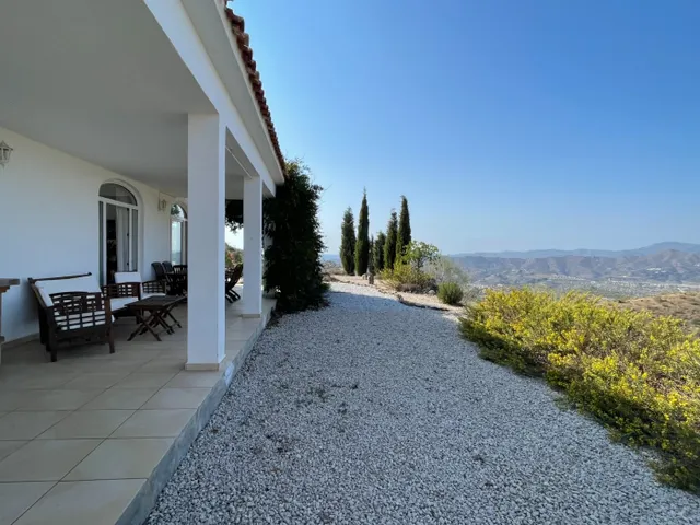 Exclusivo chalet con 9000m2 de parcela — 10