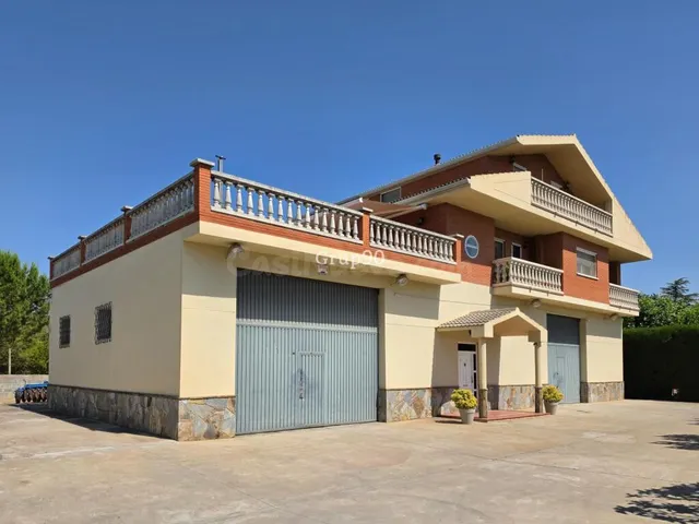 ? GRAN FINCA CON XALET, NAVE Y AMPLIA PARCELA – MÚLTIPLES PO - foto 2