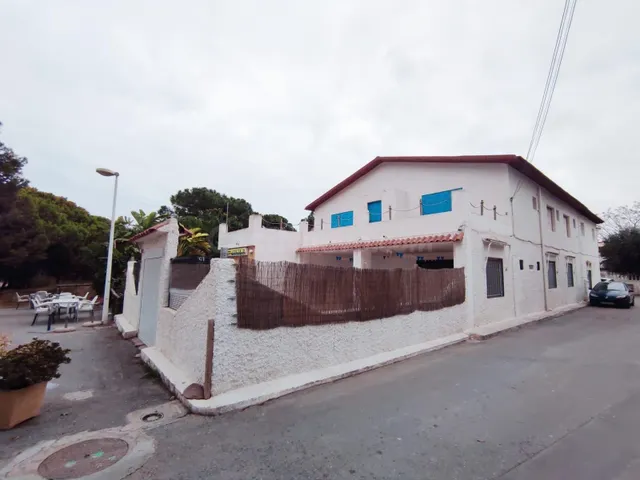 Fantástico local y vivienda en Urbanización Costa-Bella, Gua
