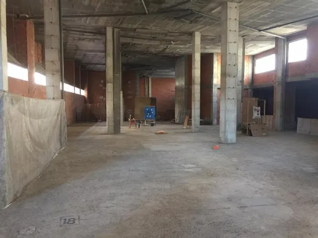 Local comercial en esquina frente al Ayuntamiento de El Campello — 7