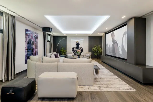 Spectacular Contemporary Villa with Exquisite Quality and Beautiful Views — 43