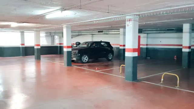 Parking de moto 4m² en alquiler - Eixample — 8