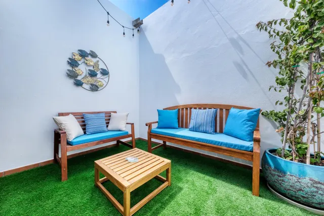 Villa con piscina y vistas despejadas a hacia el paisaje volcanico — 19