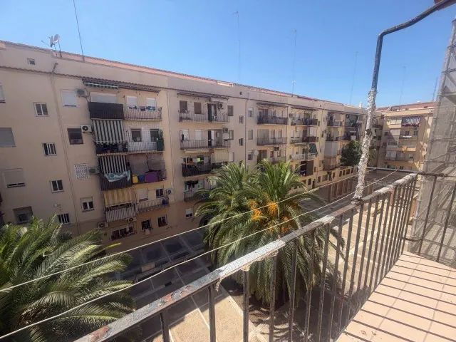 Amplia vivienda con trastero y dos balcones en El Cabanyal — 19
