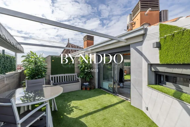 Espectacular dúplex reformado con terrazas y parking - foto 4