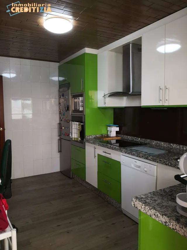 CASA CON TERRAZA Y PISO — 8