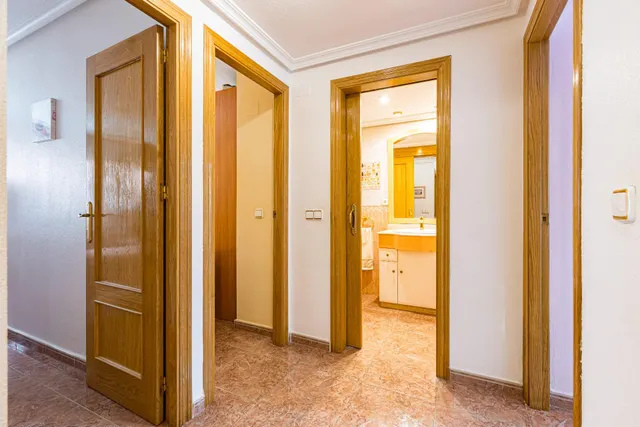 Piso de 3 dormitorios con garaje incluido en el Infante, Murcia — 13