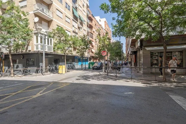 3 plazas de garaje juntas en calle Pedro Antonio de Alarcón — 23