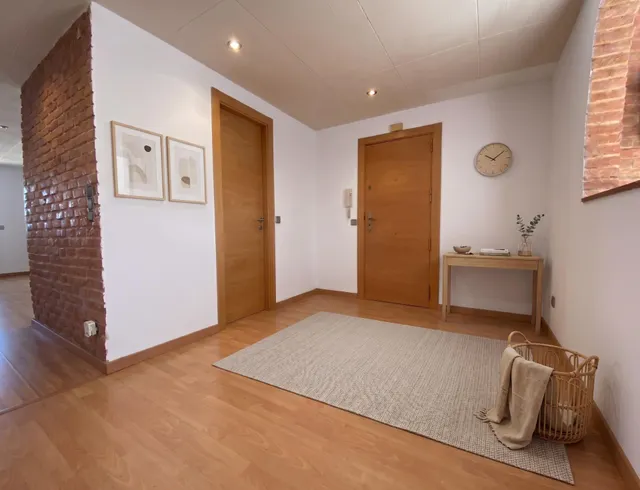 ÁTICO EXTERIOR CON TERRAZA, LUZ NATURAL Y PRIVACIDAD EN L’HOSPITALET — 34