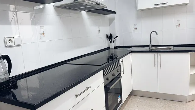 Apartamento con 2 dormitorios, 1 baño, 350 m. de la playa — 9