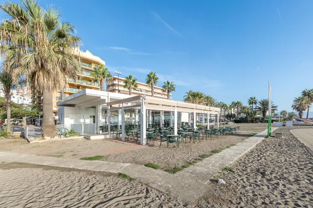 Exclusiva vivienda en primera línea de playa en el bajondillo – Torremolinos — 35
