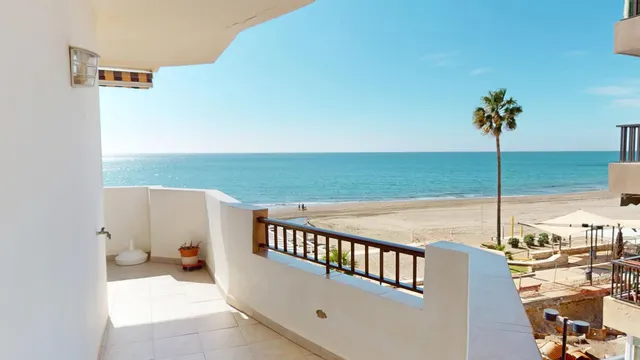 ¡Oportunidad única en el Paseo Marítimo, un dormitorio, terraza, parking, magníficas vistas al mar! — 11